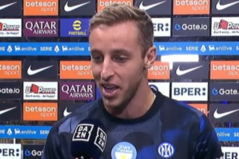 Davide Frattesi rilascia un'intervista dopo la partita