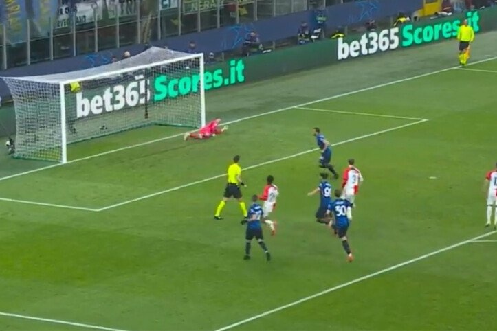 Inter-Feyenoord: un'azione durante la partita di Champions League