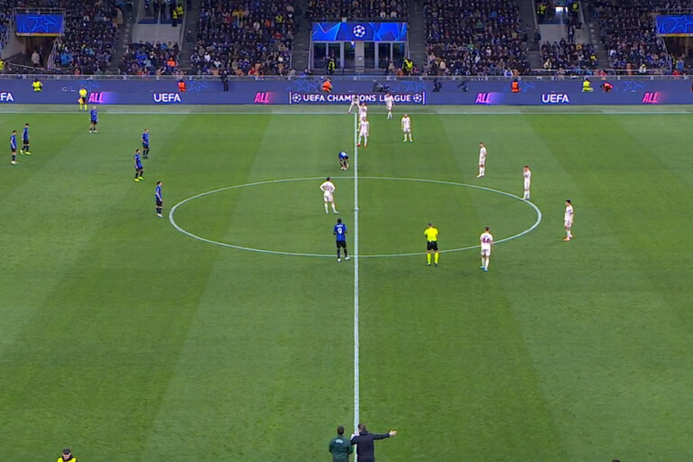 Squadre in campo per Inter-Bayern Monaco