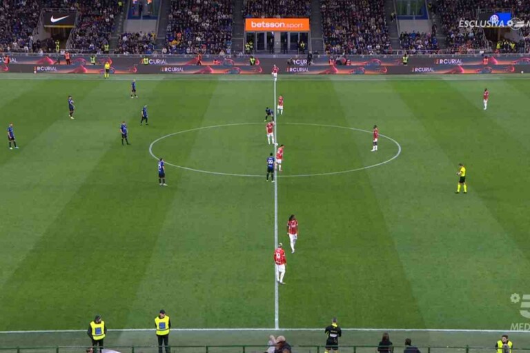 Inter e Milan schierate in campo nel derby di Coppa Italia