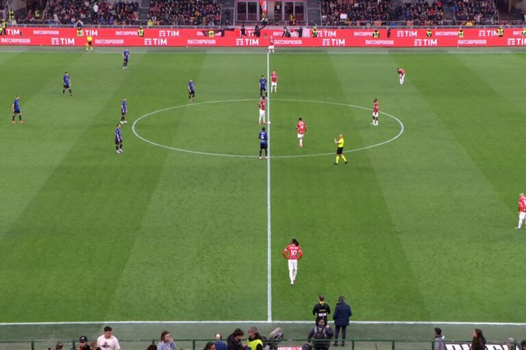 Squadre in campo per Milan-Inter di Coppa Italia