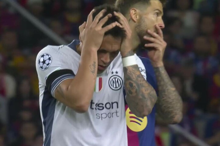 Lautaro Martinez disperato dopo l'infortunio in Barcellona-Inter