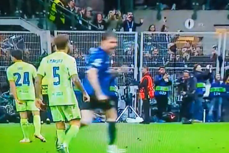 Acerbi e Inigo Martinez in Inter-Barcellona