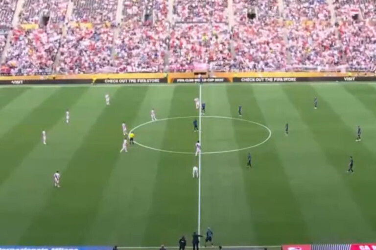 Squadre in campo per Inter-River Plate