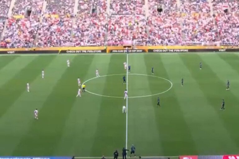 Squadre in campo per Inter-River Plate