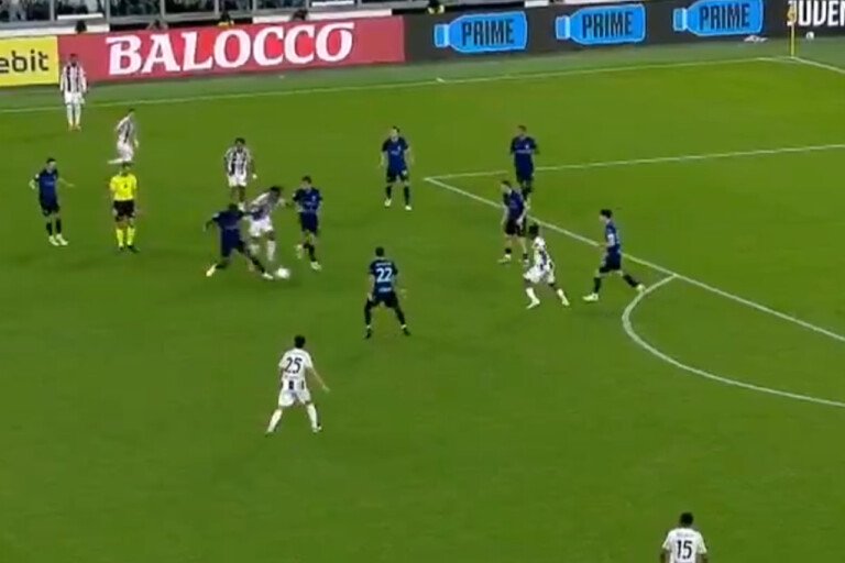 Contatto Thuram-Bonny in Juventus-Inter